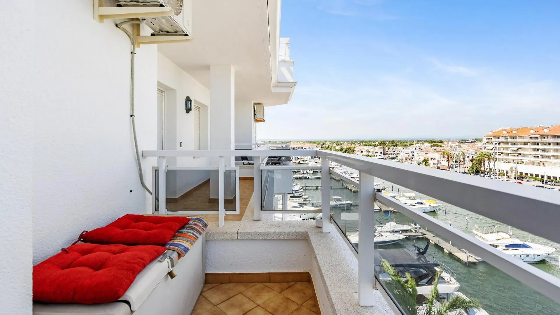 Apartment Welcs Apartamento 214 Emp Con Vistas Al Canal Empuriabrava